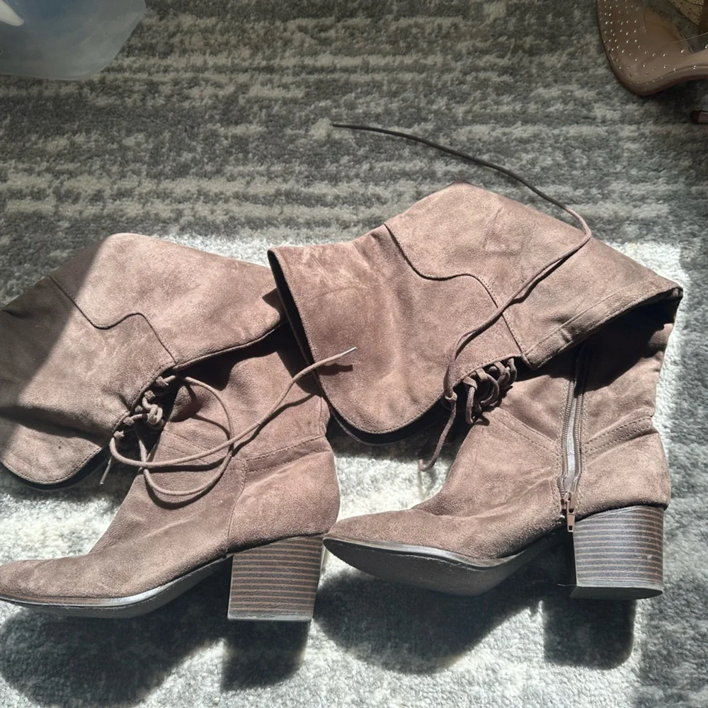 Brown knee high boots - Picture 2 of 2